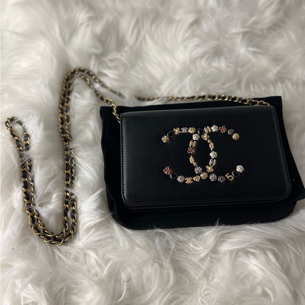 Chanel Wallet with Chain Gold